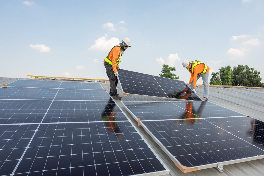 Solar Installers in 2025 : Key Trends & Staffing Insights